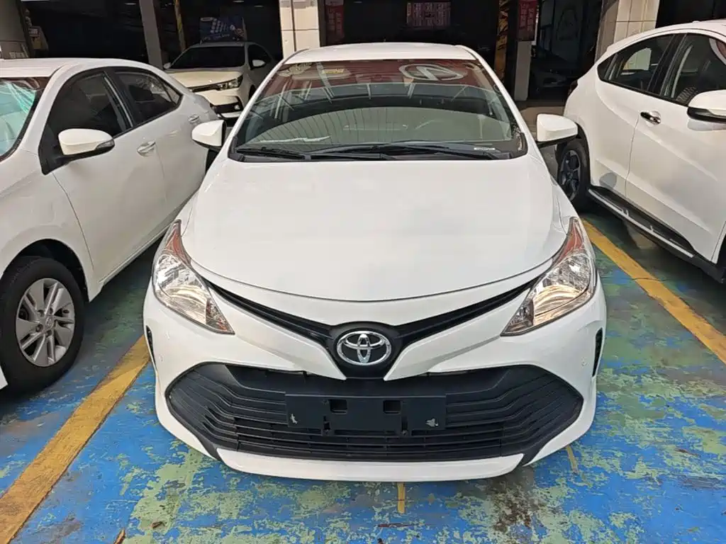 Toyota Vios — фото 3