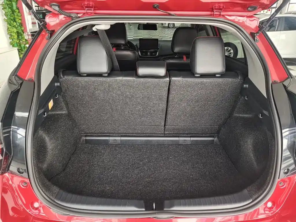 Toyota Yaris L — фото 15