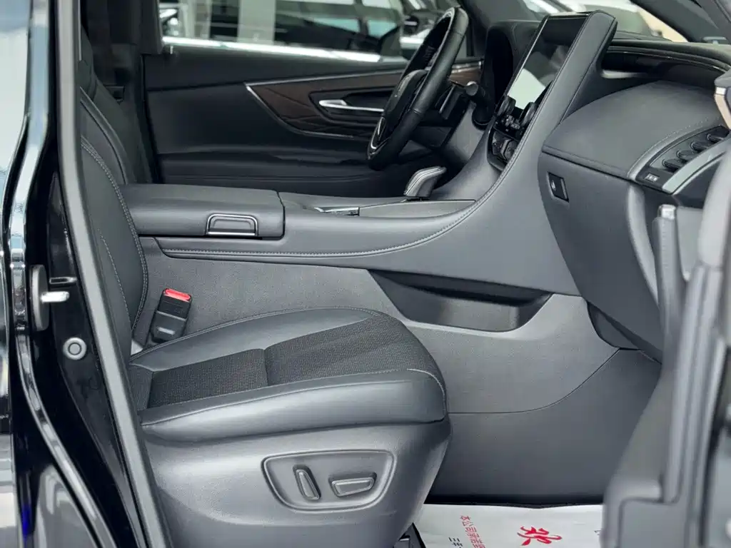 Toyota Vellfire — фото 4