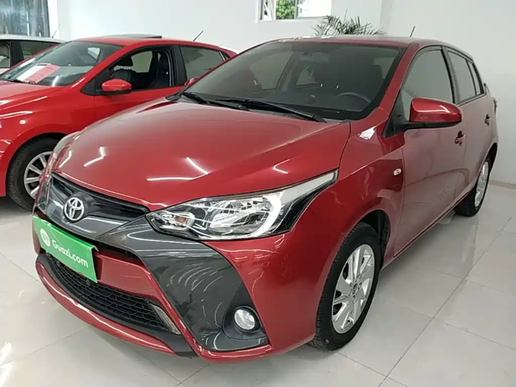 Toyota Yaris L — фото 2
