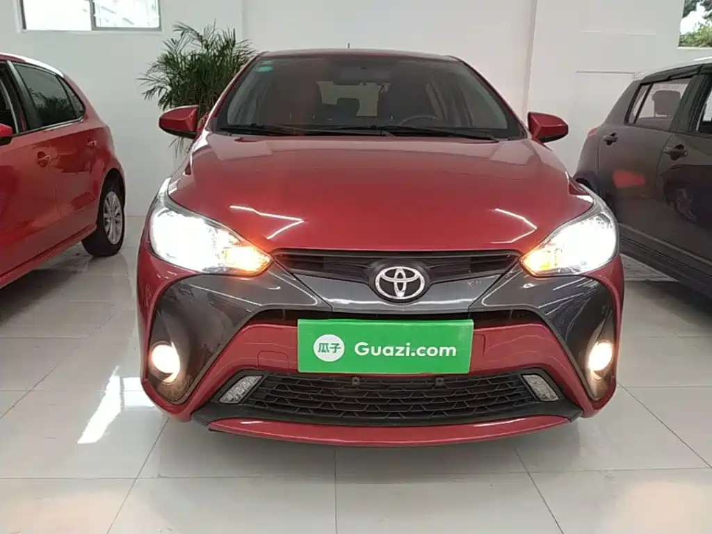 Toyota Yaris L — фото 3
