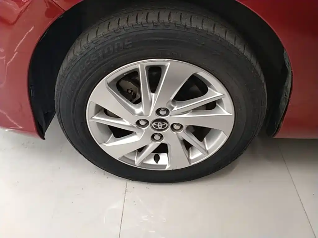 Toyota Yaris L — фото 23