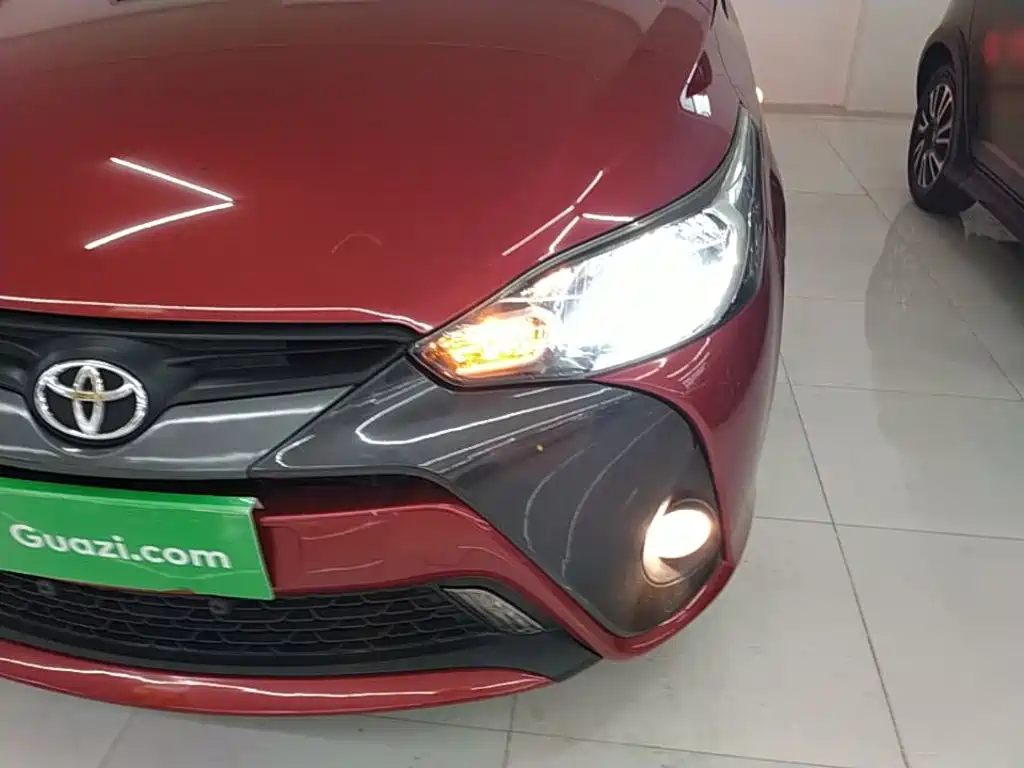 Toyota Yaris L — фото 24
