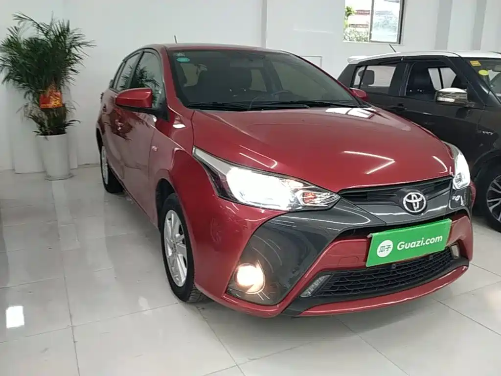Toyota Yaris L — фото 4