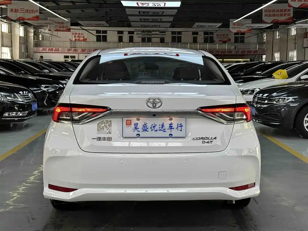 Toyota Corolla — фото 7