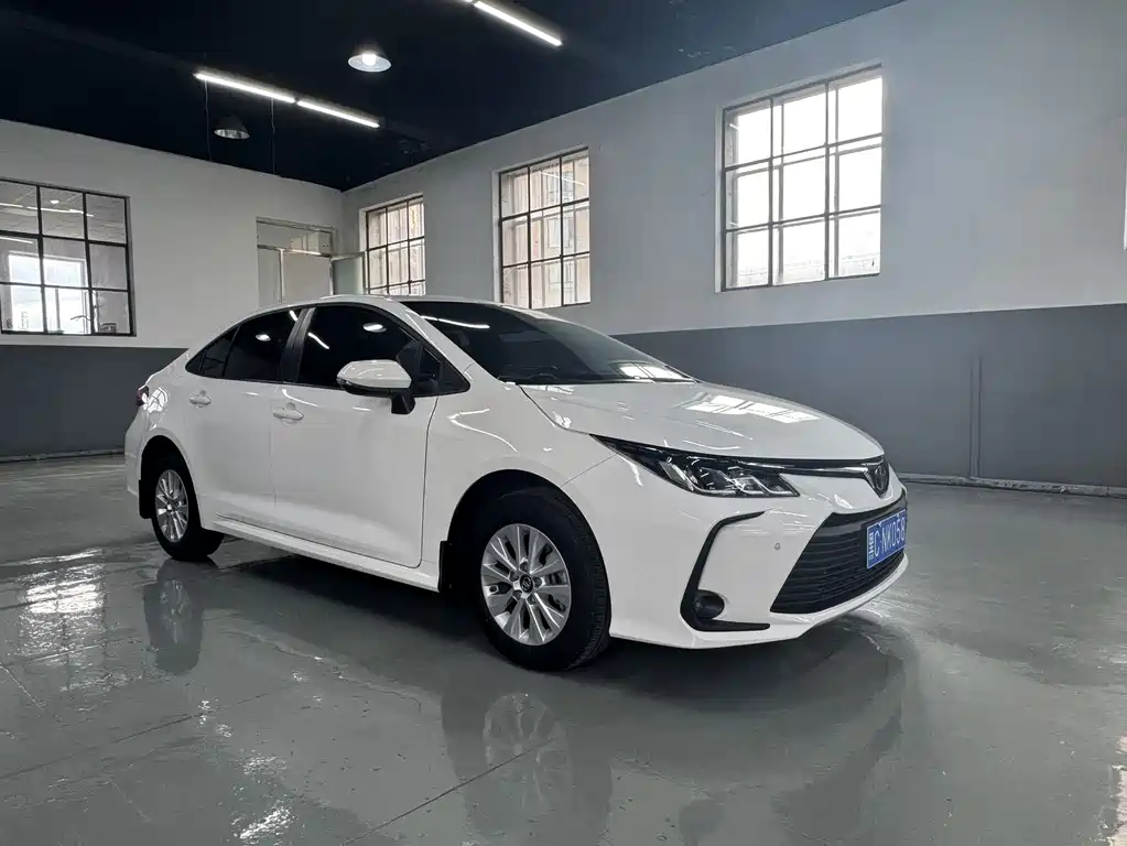 Toyota Corolla — фото 8