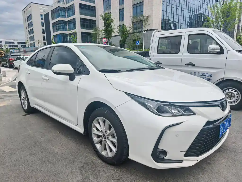 Toyota Corolla — фото 3