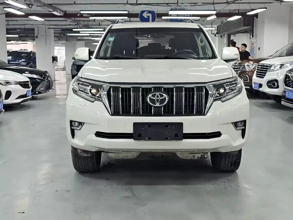 Toyota Prado — фото 2