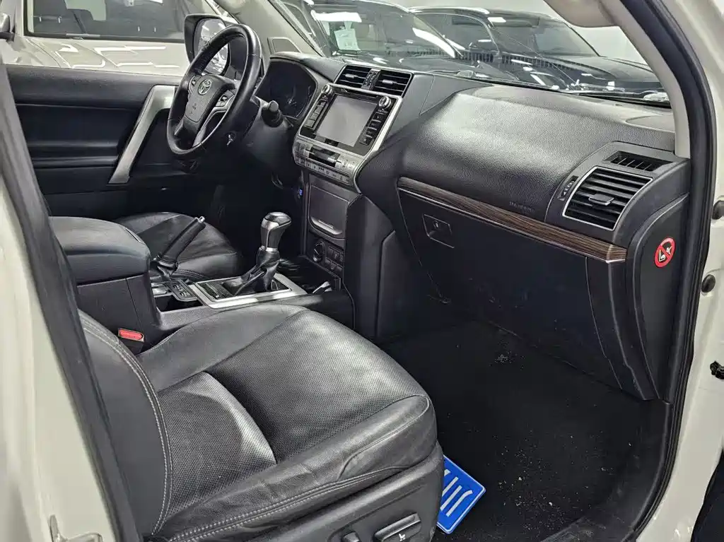 Toyota Prado — фото 14