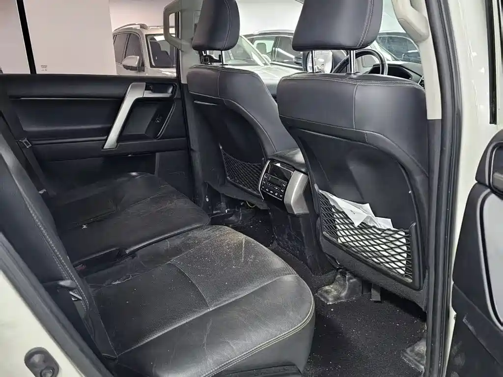 Toyota Prado — фото 15