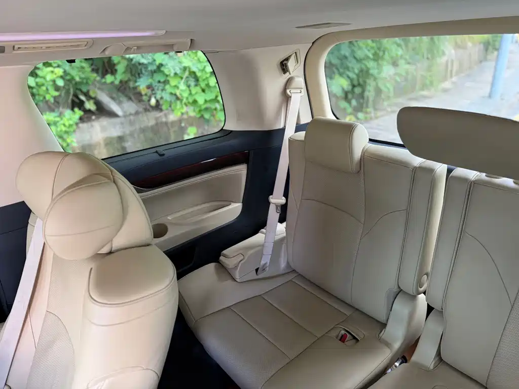 Toyota Alphard — фото 14