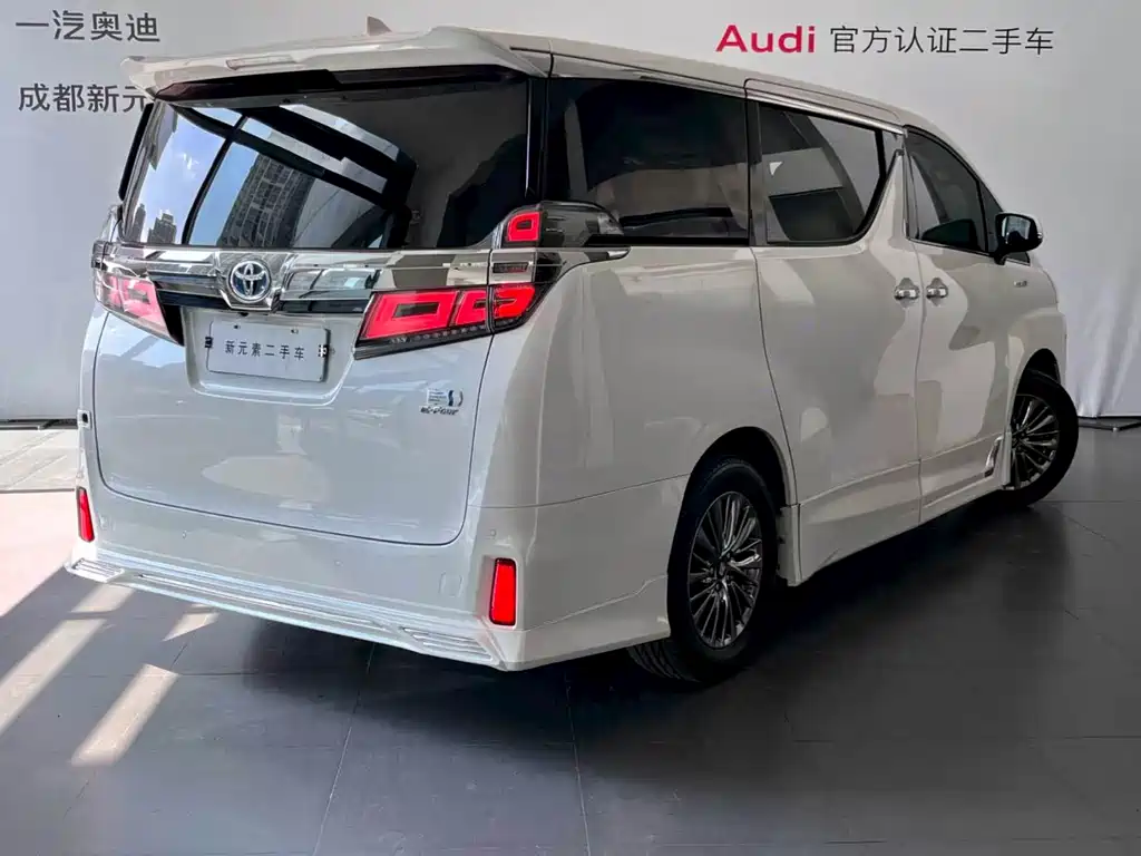Toyota Vellfire — фото 4