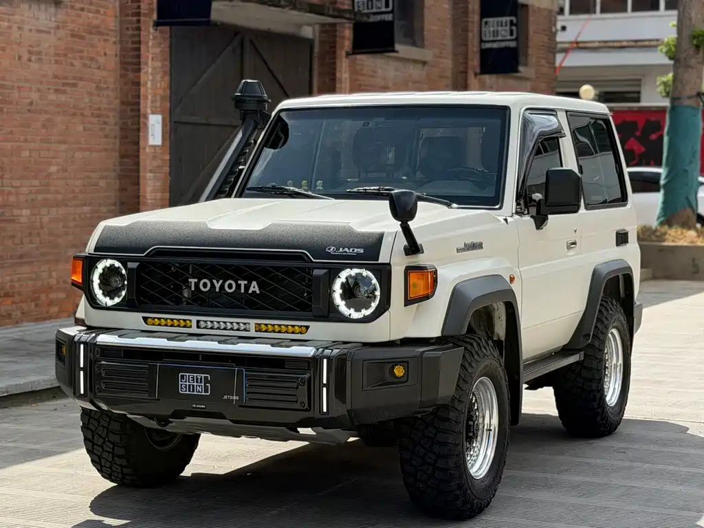 Toyota Land Cruiser — фото 2