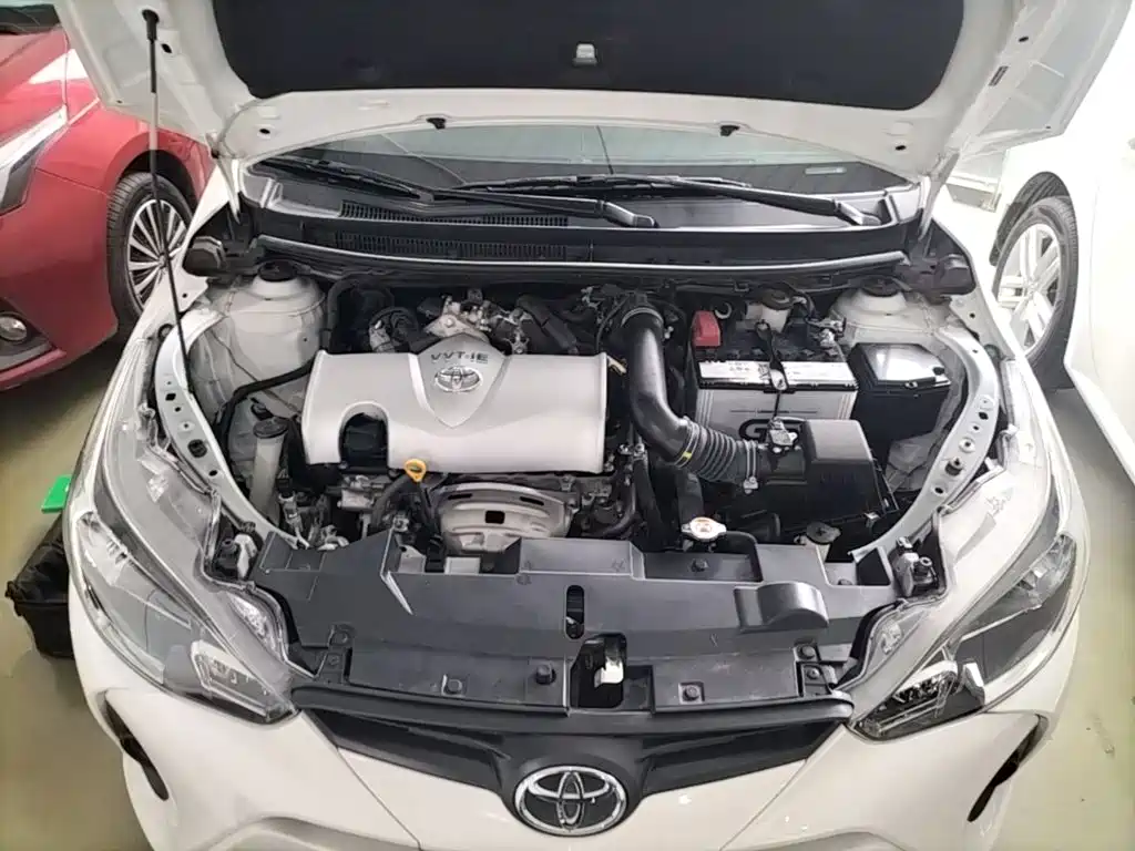 Toyota Yaris L — фото 20