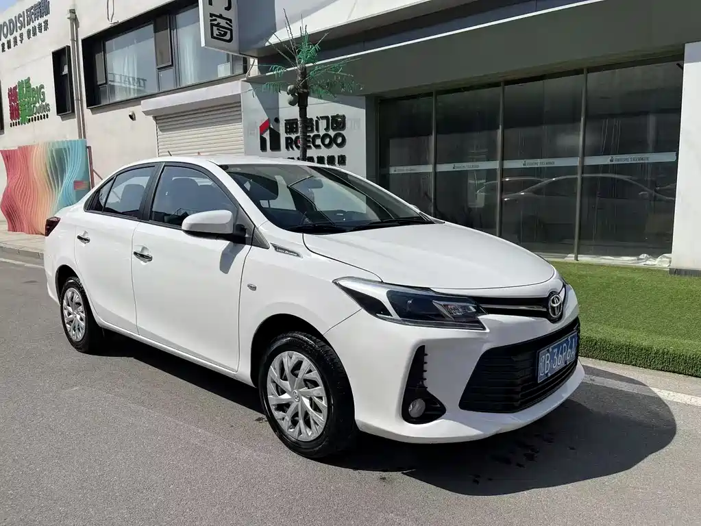 Toyota Vios — фото 3