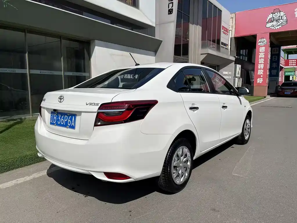 Toyota Vios — фото 9