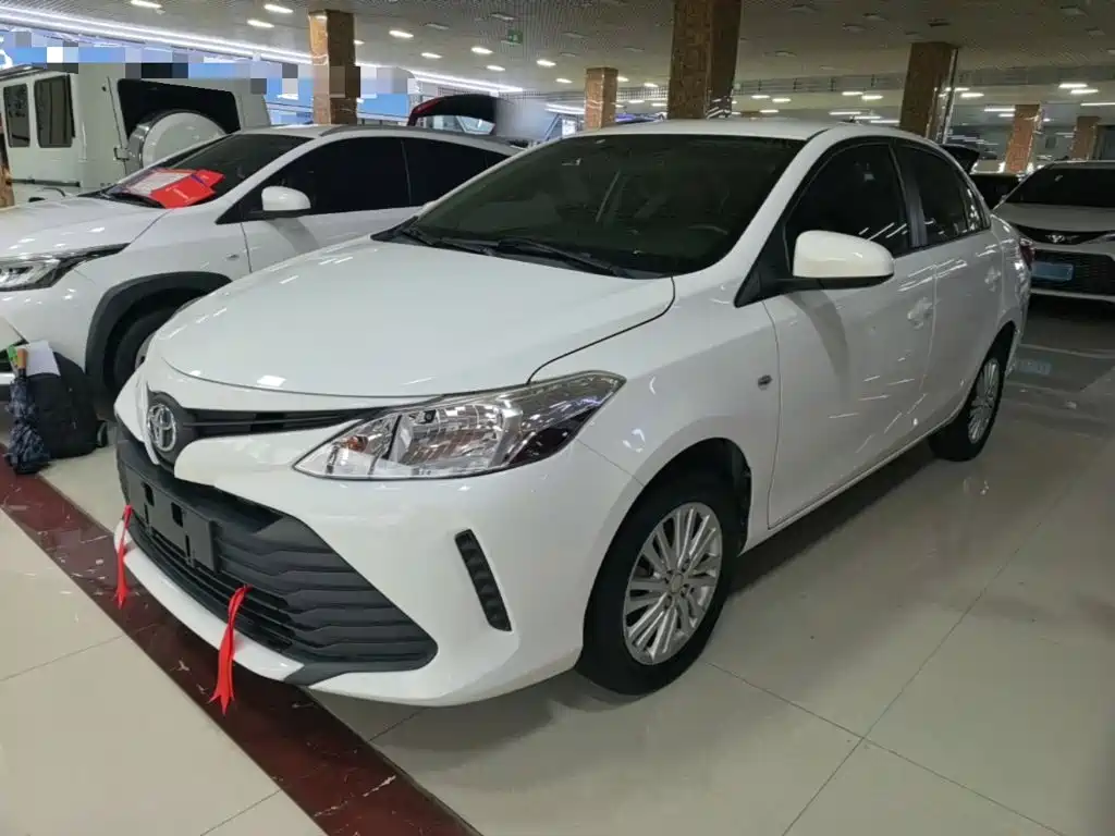 Toyota Vios — фото 2