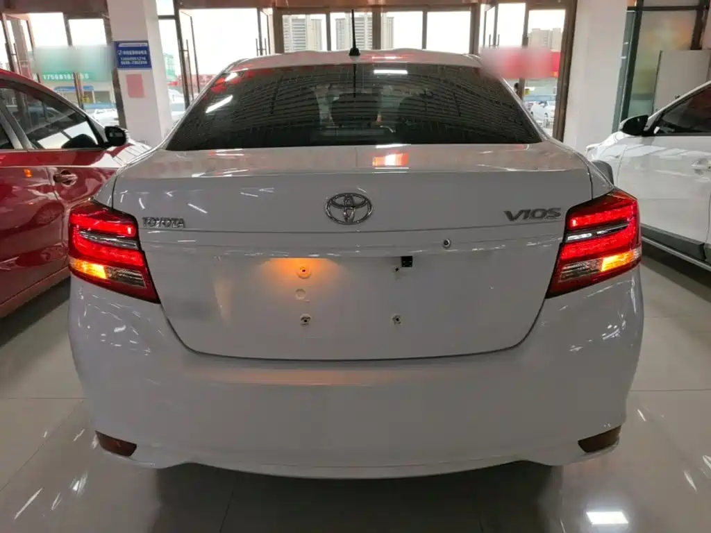 Toyota Vios — фото 6