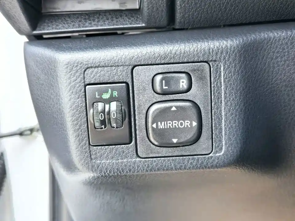 Toyota Yaris L — фото 10