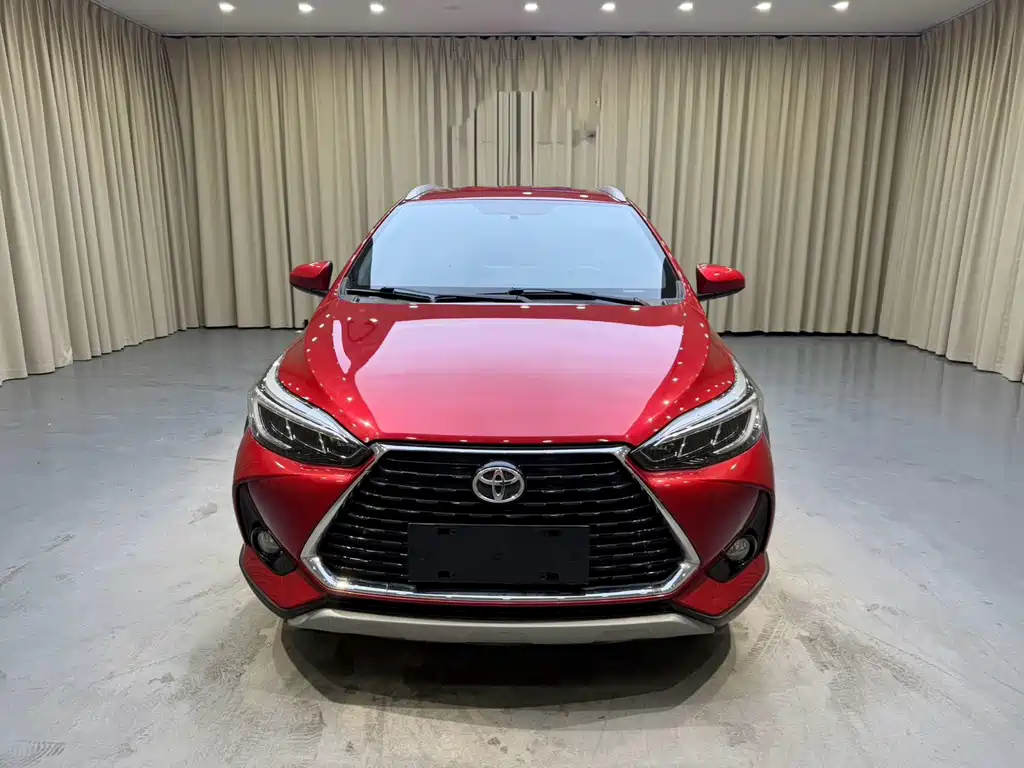 Toyota Yaris L — фото 2