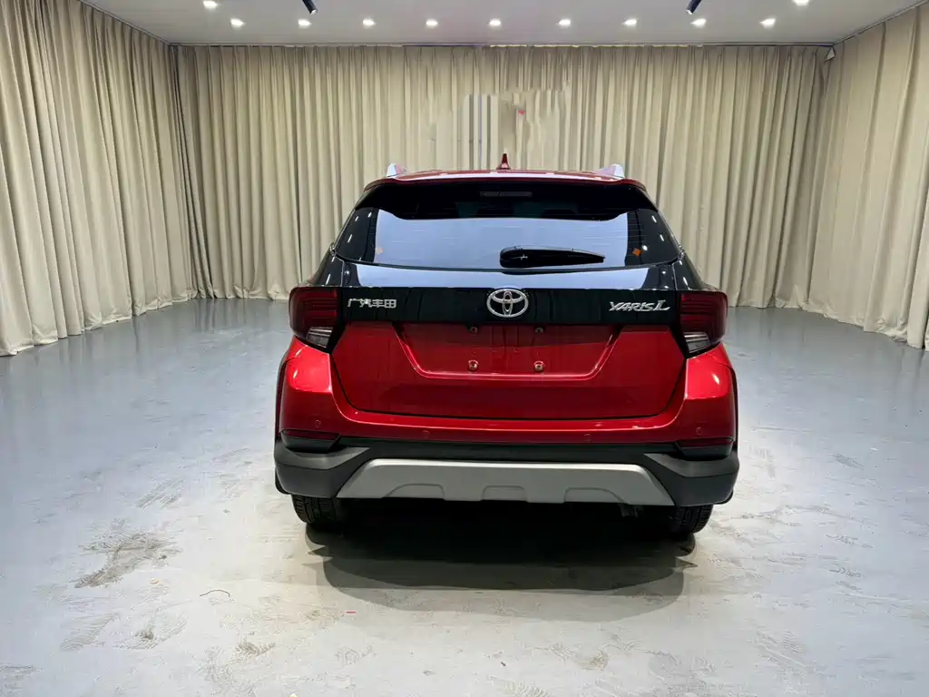 Toyota Yaris L — фото 5