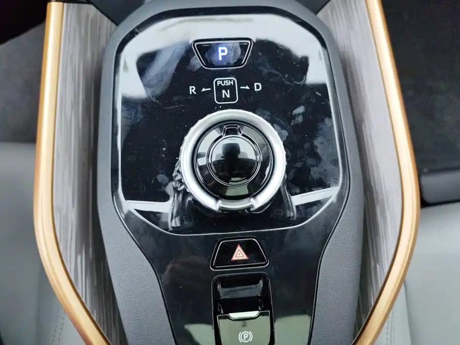 Toyota bZ3 — фото 16