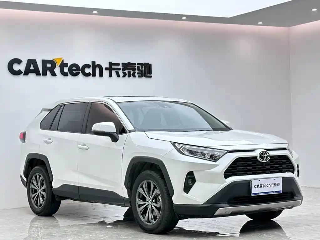 Toyota RAV4 — фото 6