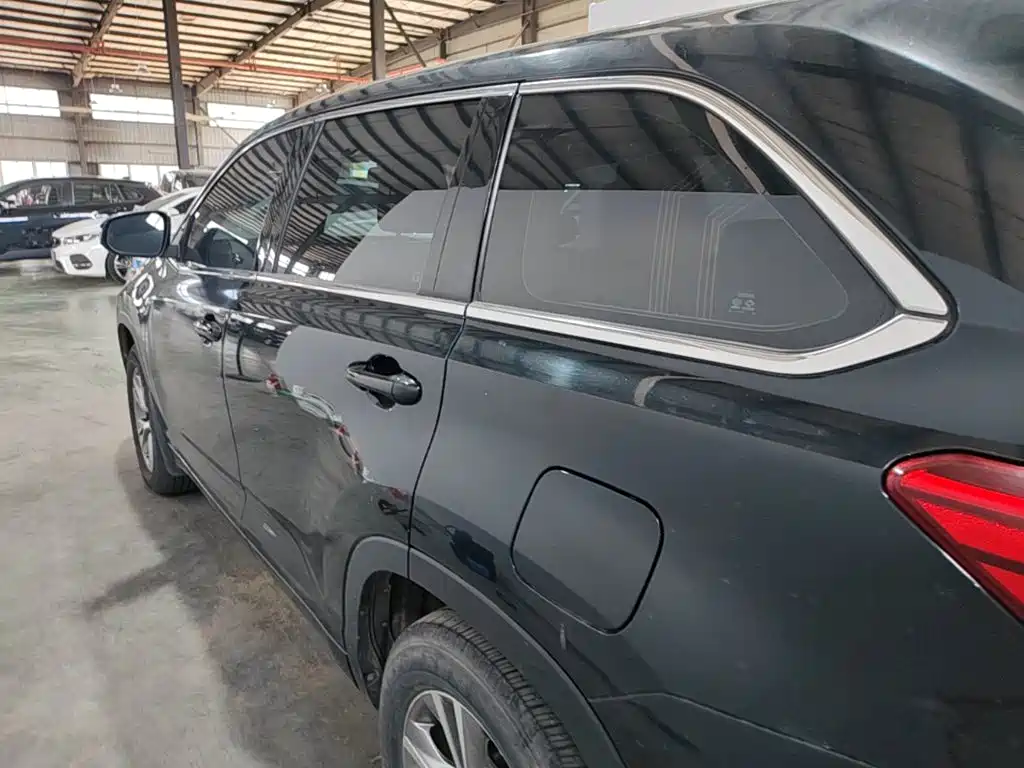 Toyota Highlander — фото 23