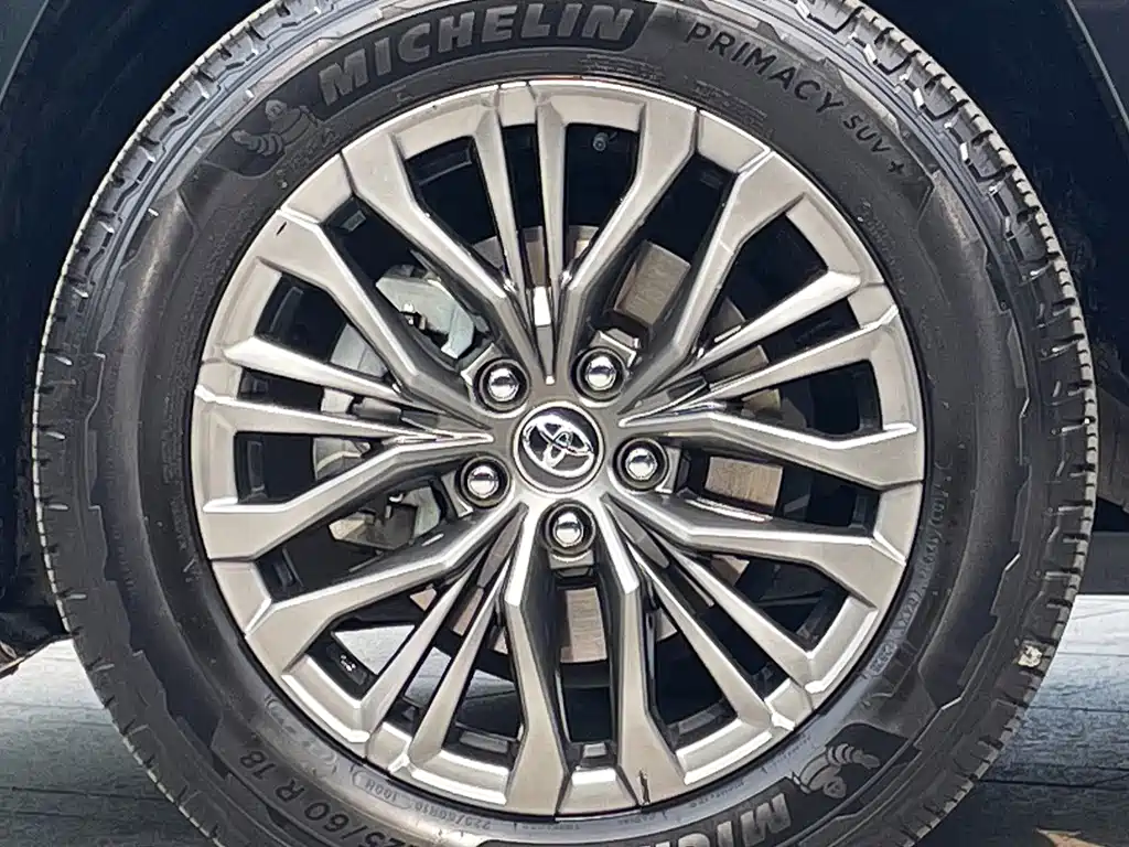 Toyota Wildlander — фото 24