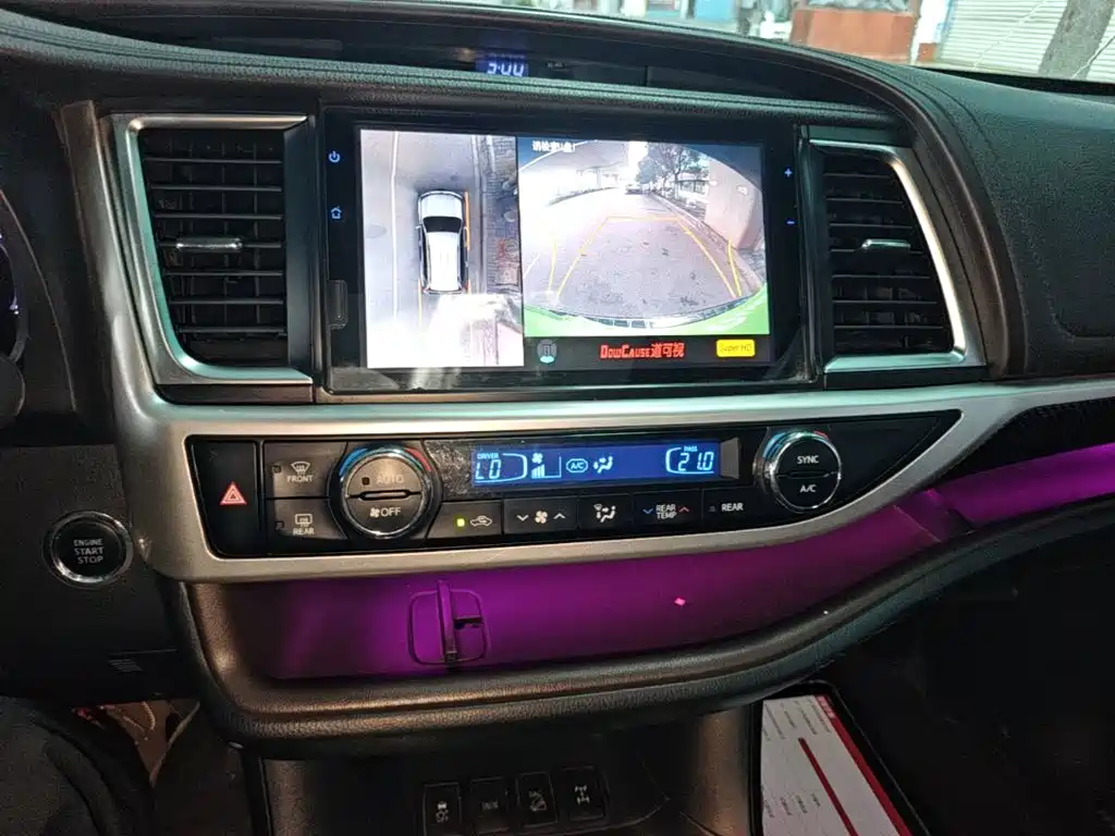 Toyota Highlander — фото 13
