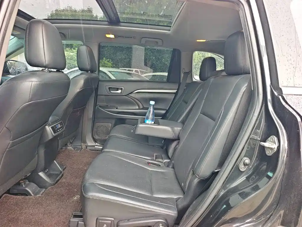 Toyota Highlander — фото 17