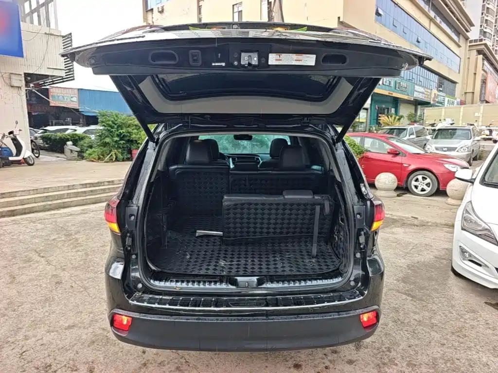 Toyota Highlander — фото 19