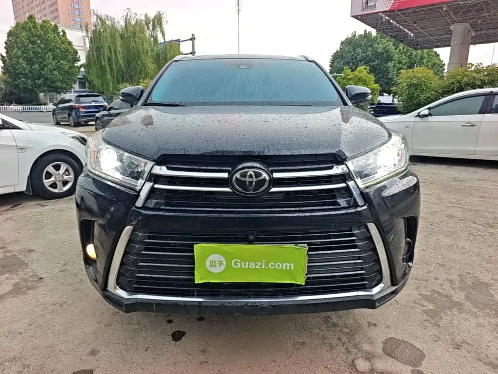 Toyota Highlander — фото 3