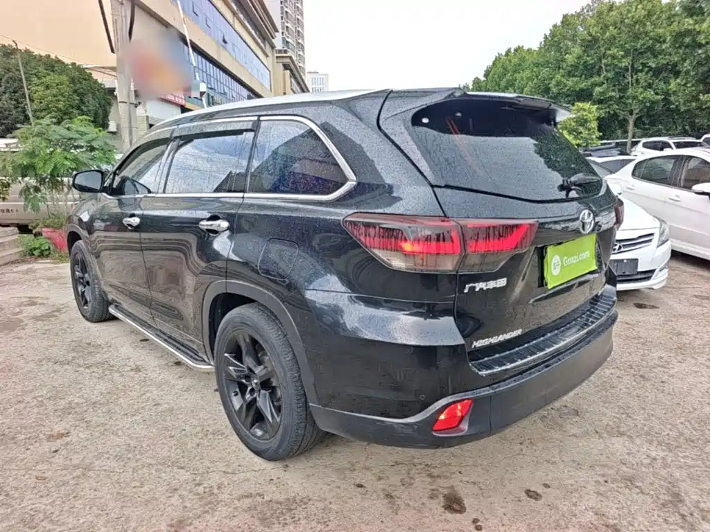 Toyota Highlander — фото 5