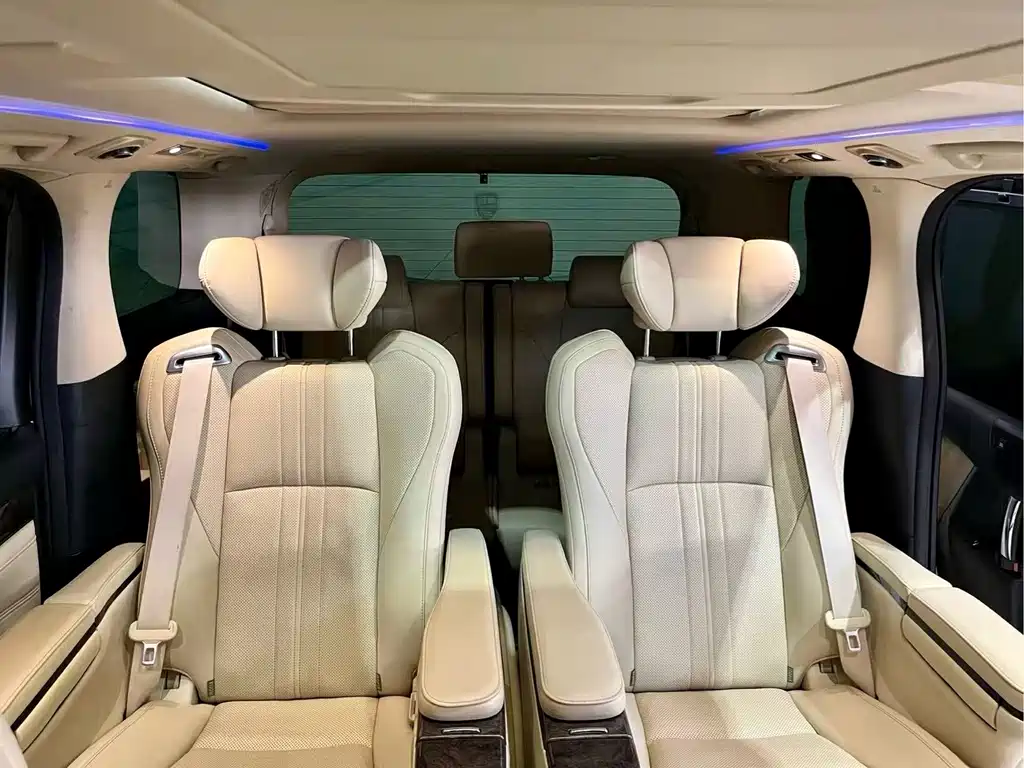 Toyota Alphard — фото 9