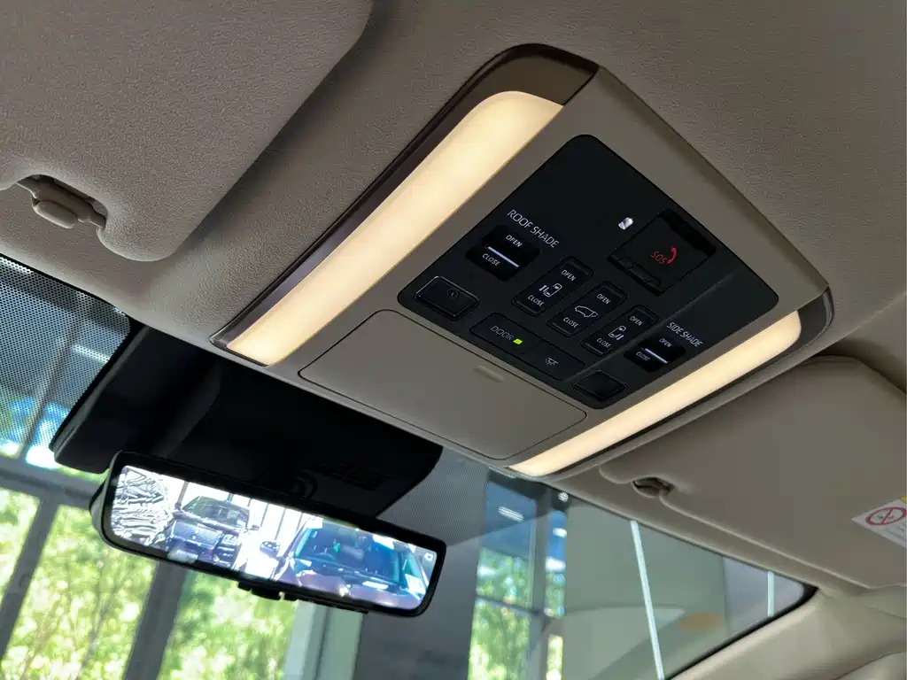 Toyota Alphard — фото 16