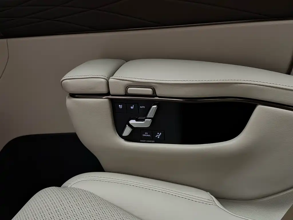 Toyota Alphard — фото 22