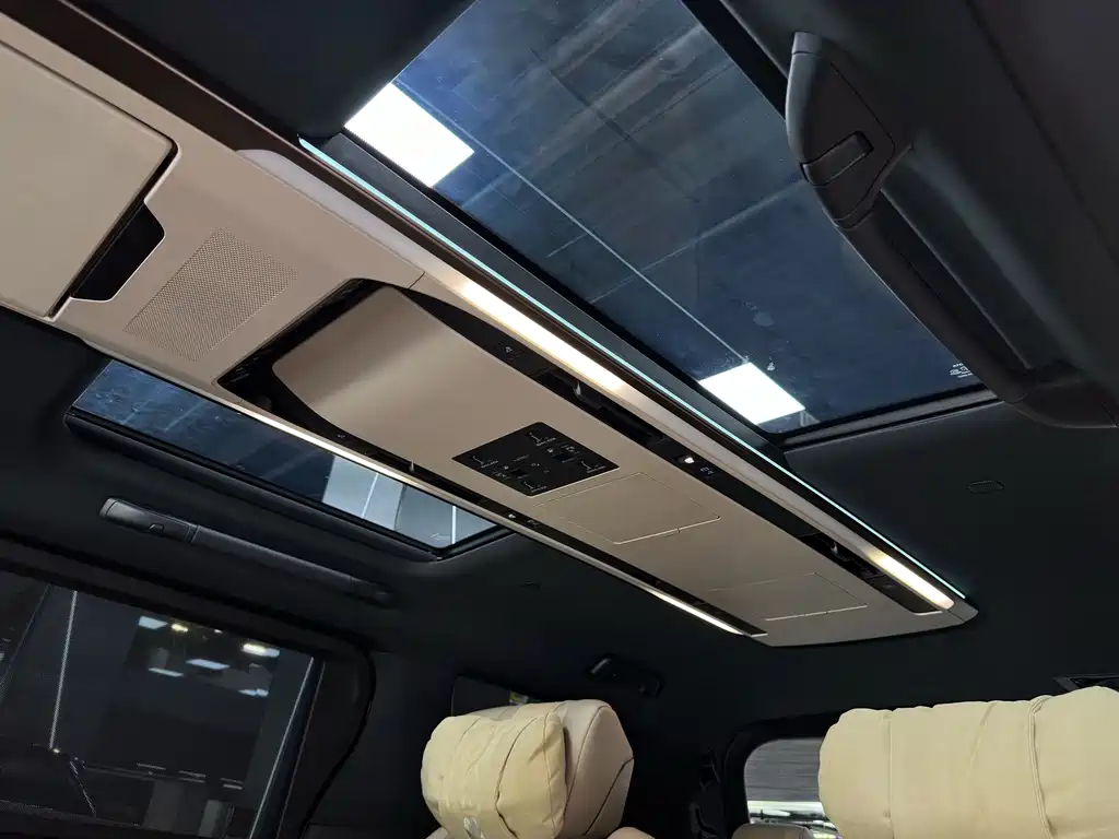 Toyota Alphard — фото 26