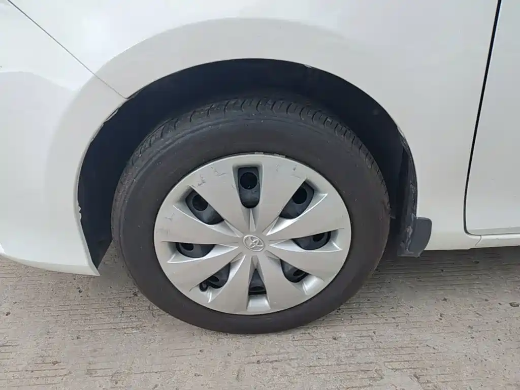 Toyota Yaris L — фото 23