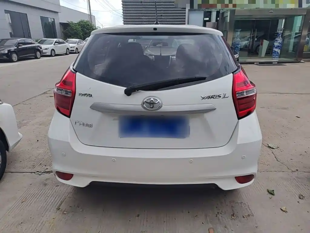 Toyota Yaris L — фото 6