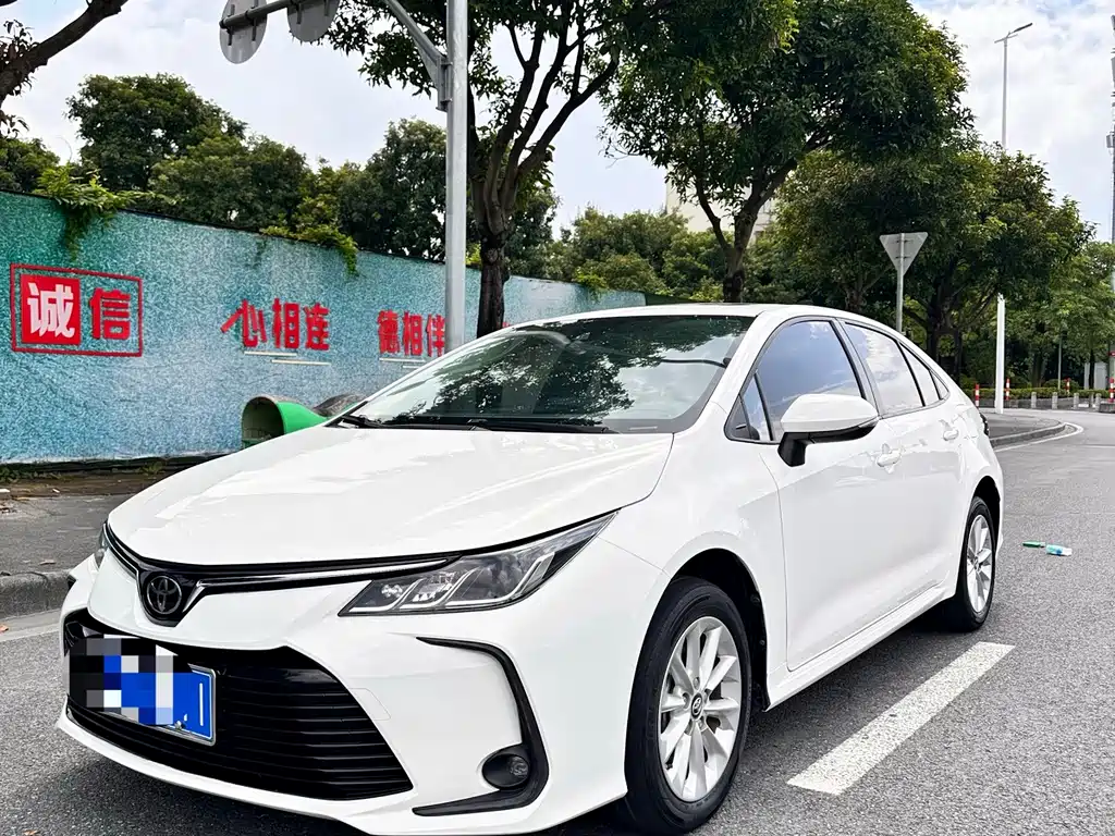Toyota Corolla — фото 3