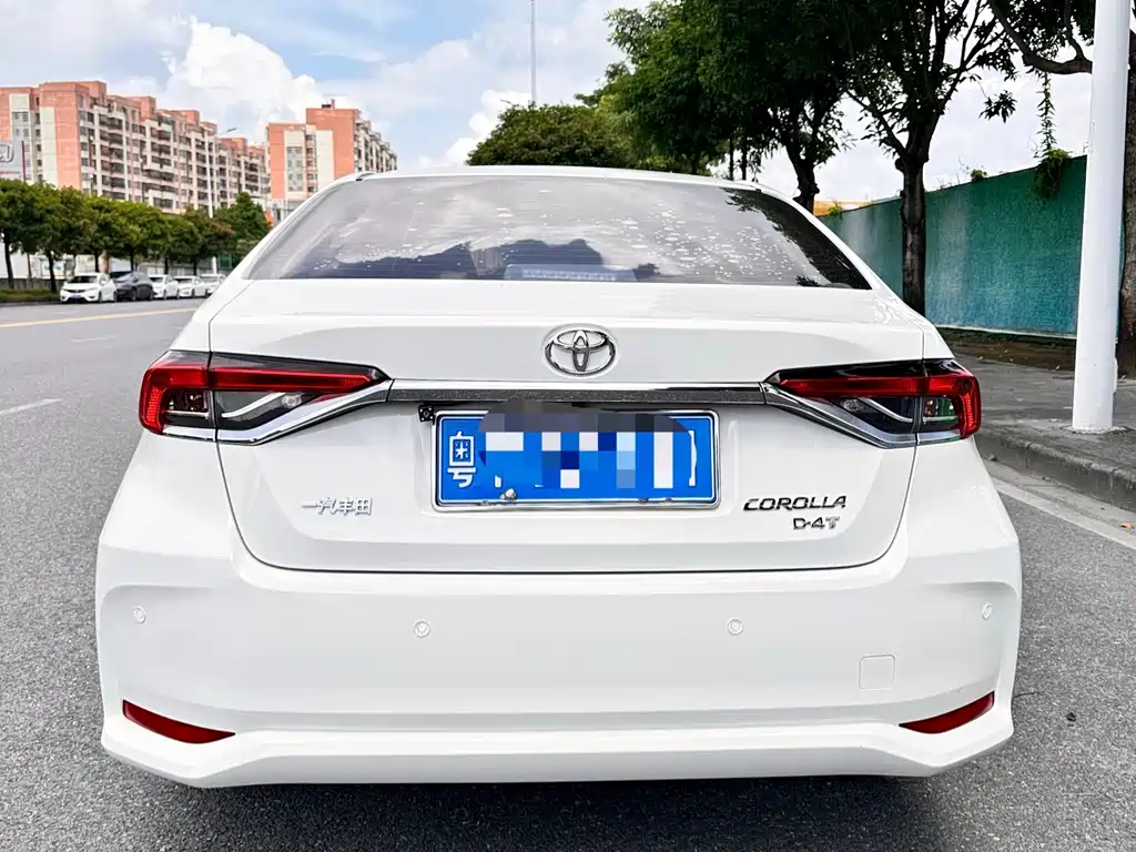 Toyota Corolla — фото 4