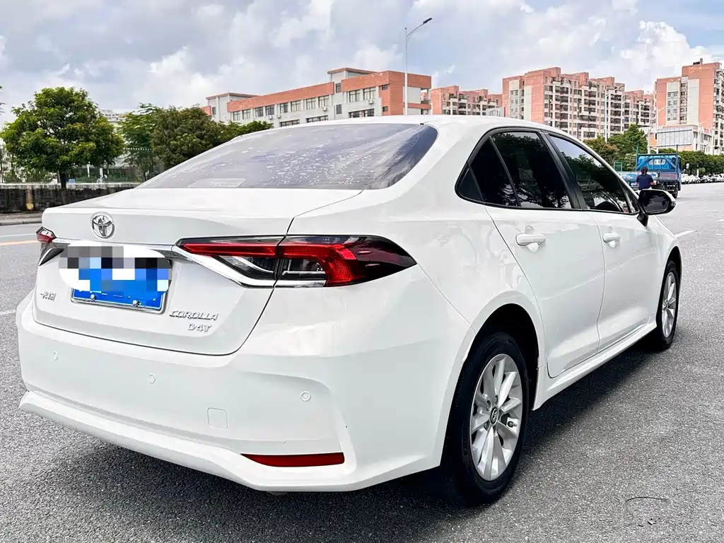 Toyota Corolla — фото 6