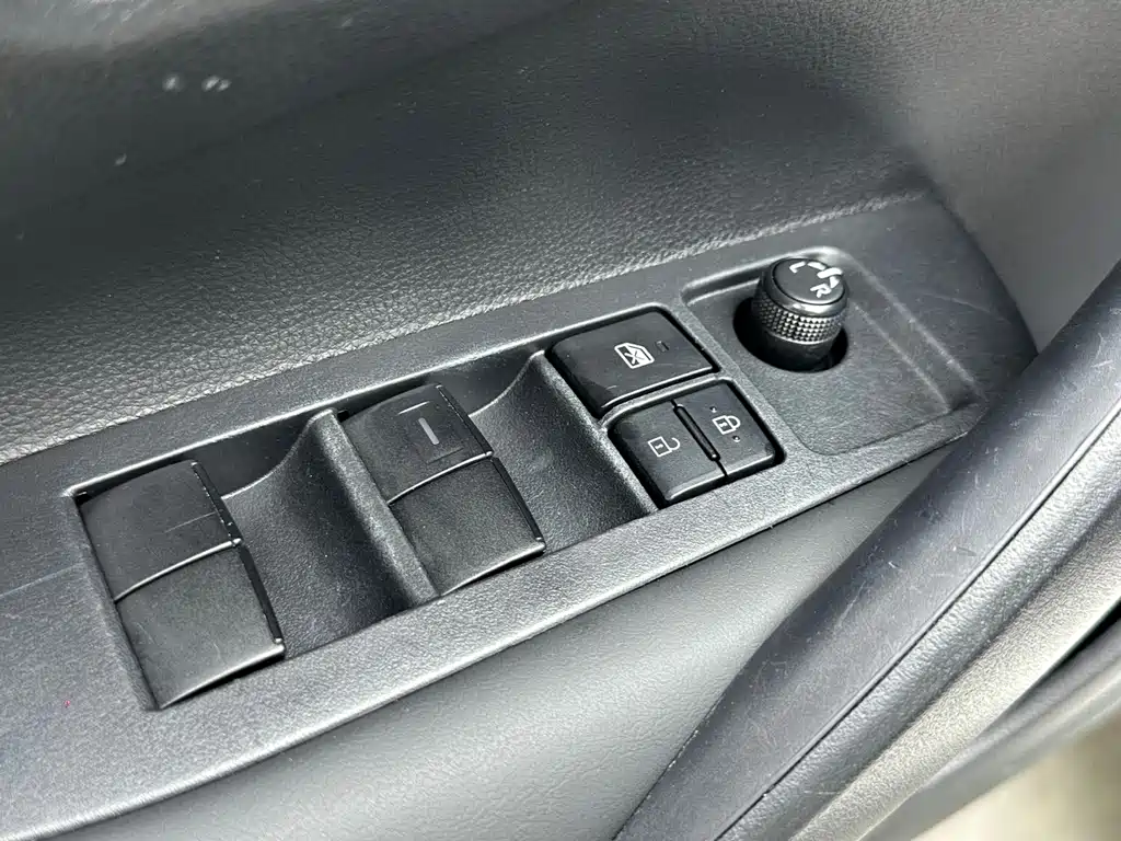 Toyota Corolla — фото 11