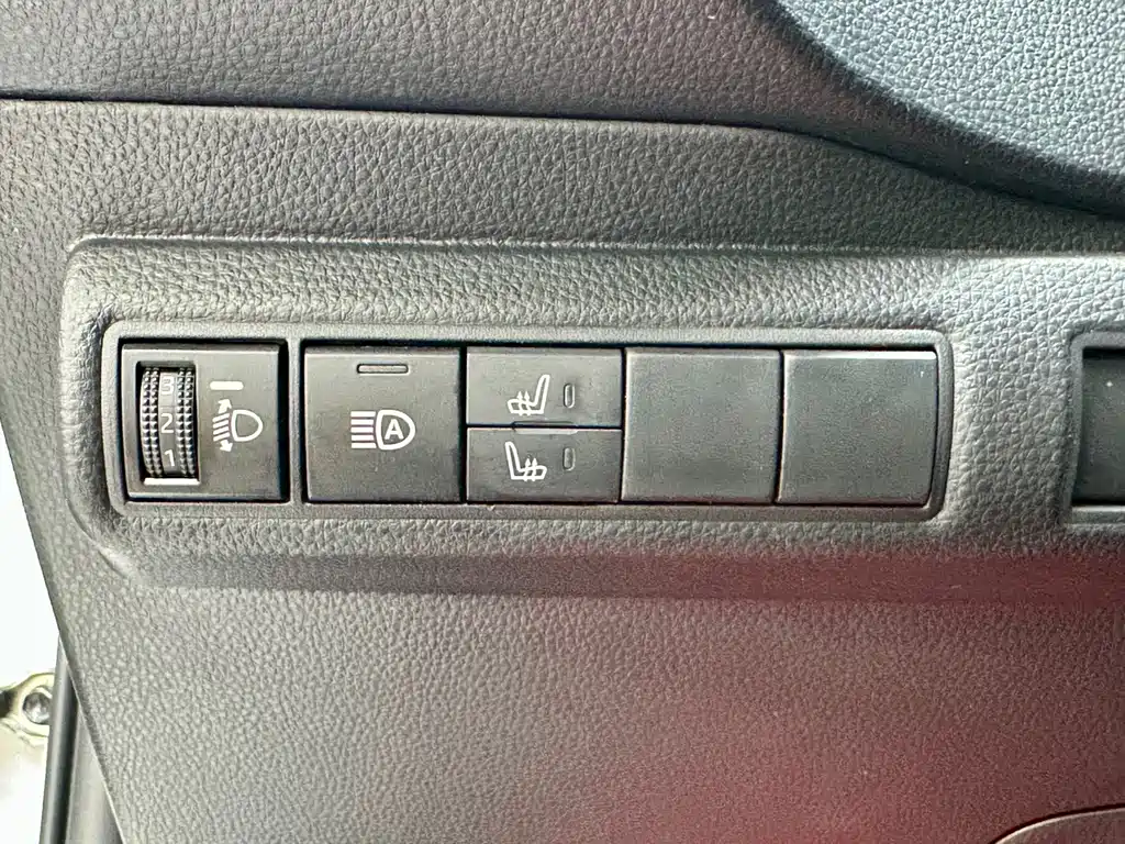 Toyota Corolla — фото 10