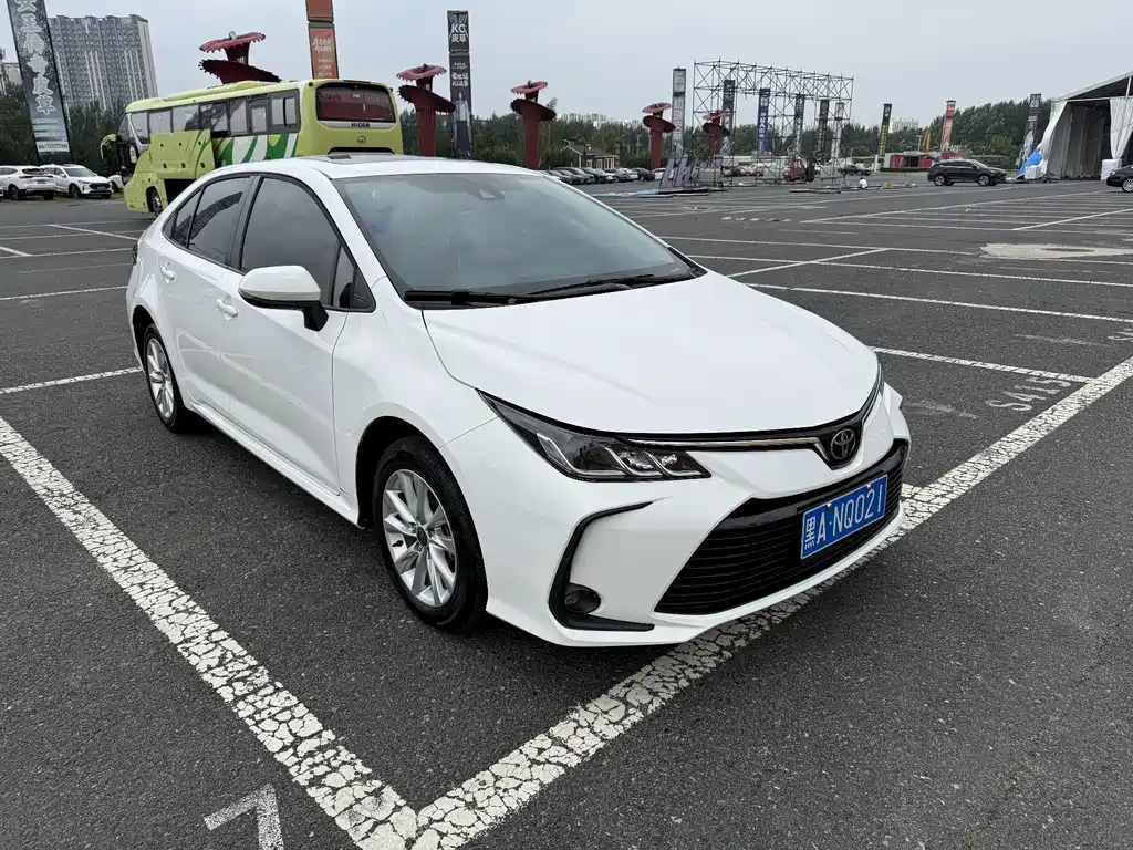 Toyota Corolla — фото 3