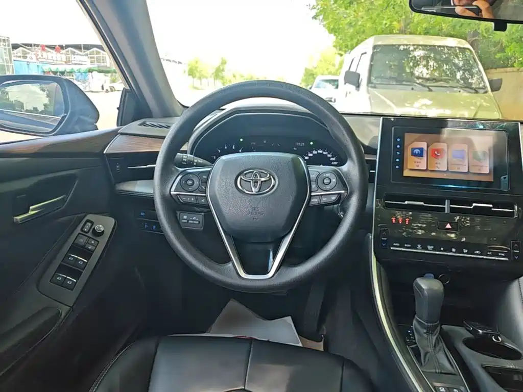 Toyota Avalon — фото 11
