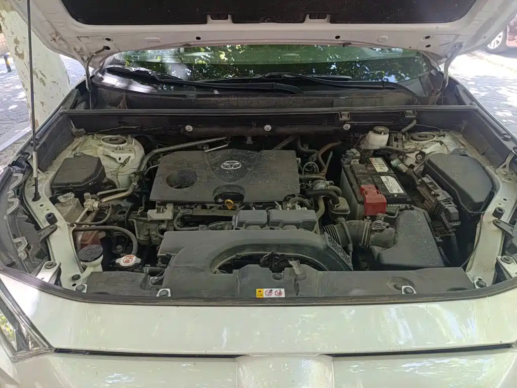 Toyota RAV4 — фото 11