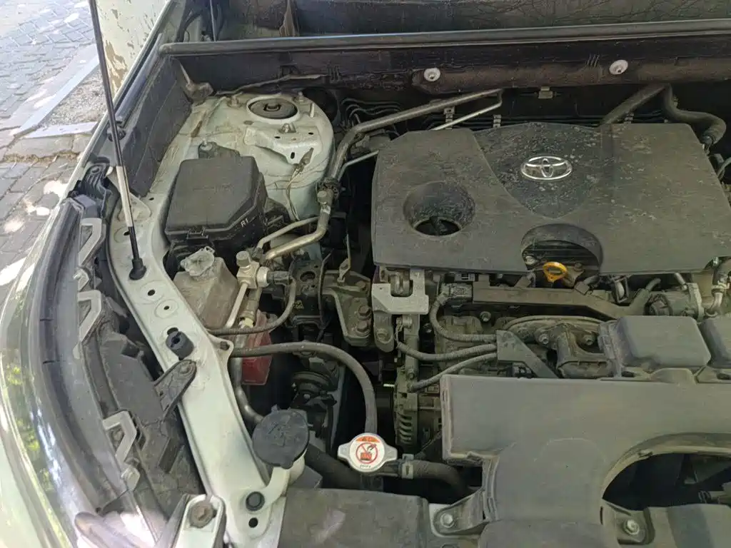 Toyota RAV4 — фото 21