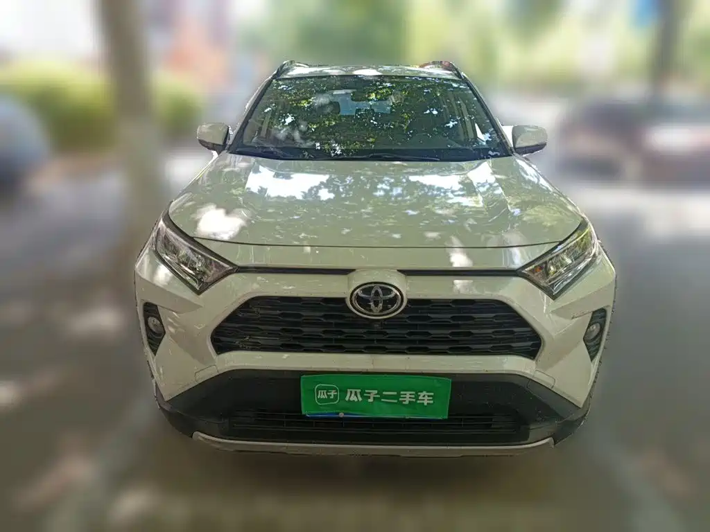Toyota RAV4 — фото 24